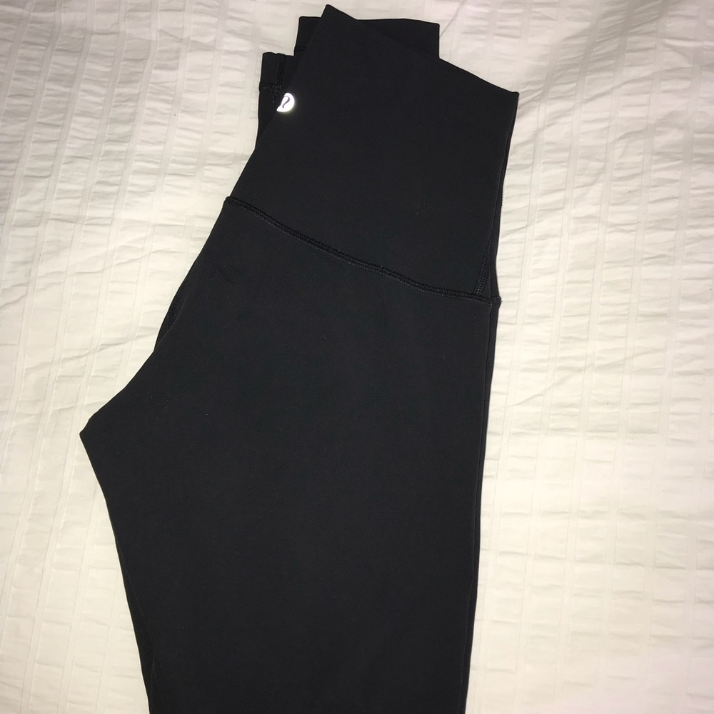 LULULEMON size 6 wunderunder **full on luxextreme